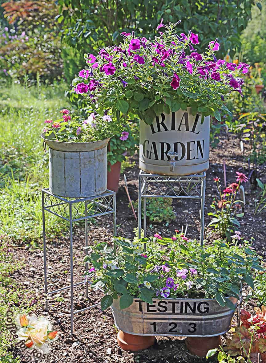 This would be a charming way to sign areas for a party, garden tour or outdoor wedding as well. 