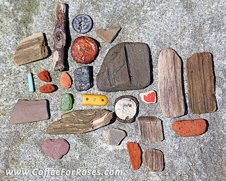 This was my collection found on the banks of the St. Lawrence River when I visited Quebec City last summer.  Such collections make perfect "picture postcards" when you travel. Send them to others, post them online, or just keep them to transport you back to that day when you found the treasure that everyone else walked past.